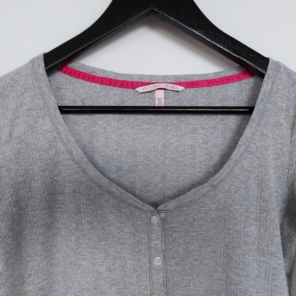 Victoria's Secret Top🛍 - Picture 2 of 7